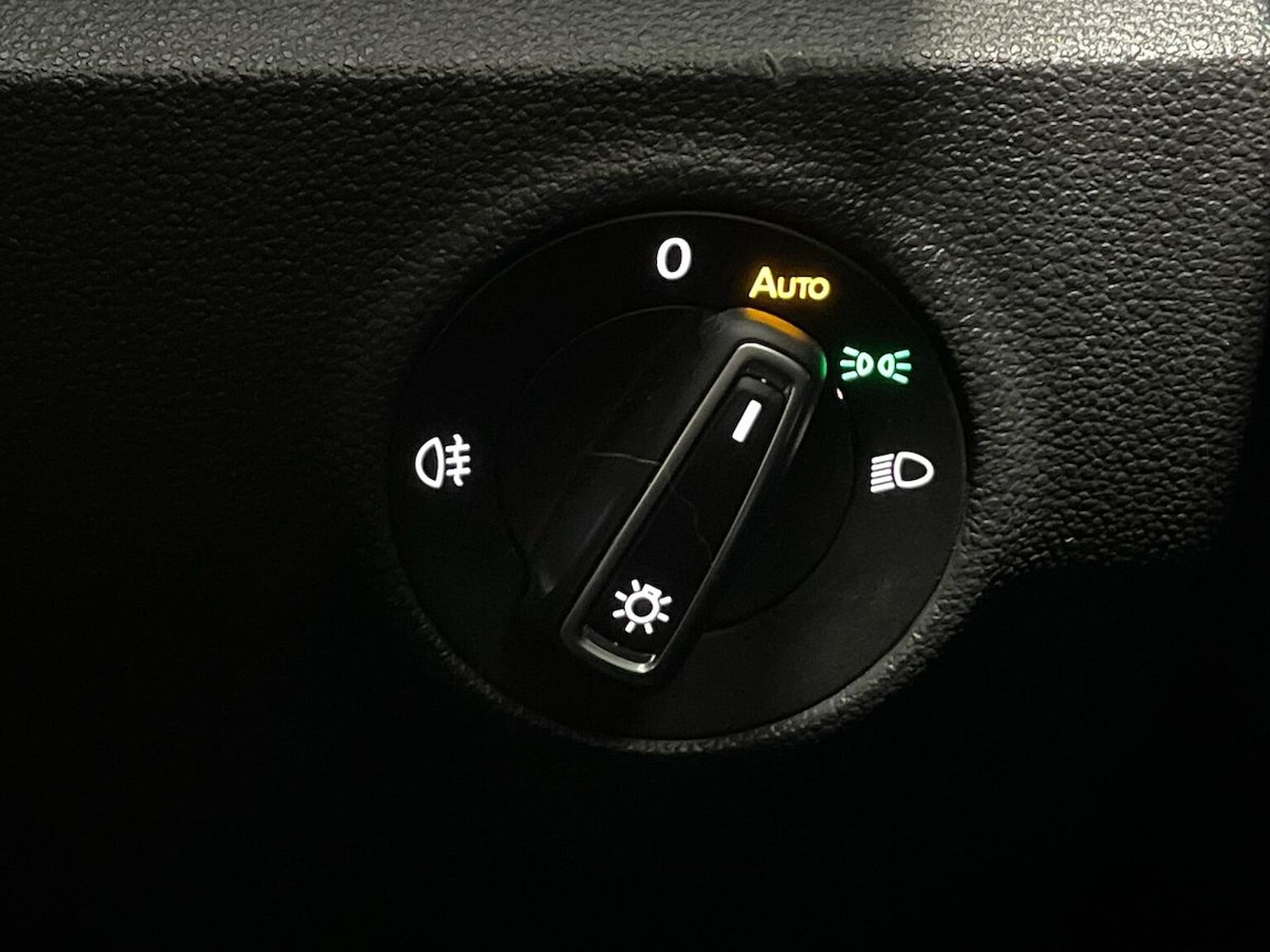 Used Volkswagen T-Roc 2018 for sale - 76713234: Photo 22