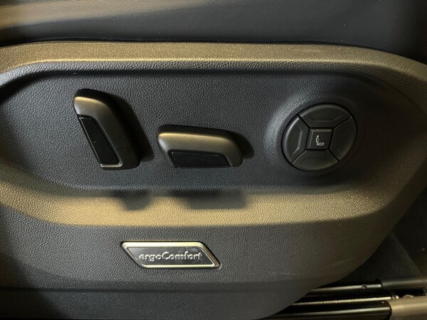 Used Volkswagen Touareg 2025 for sale - 76064383: Photo 30