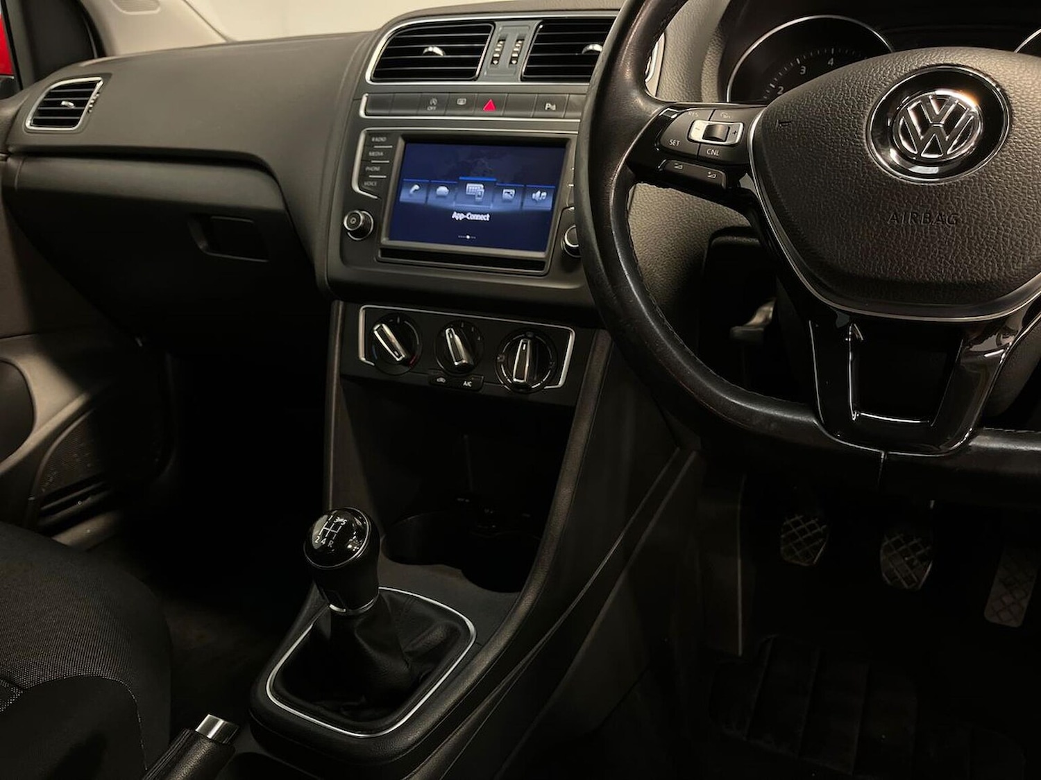 Used Volkswagen Polo 2017 for sale - 76450528: Photo 13