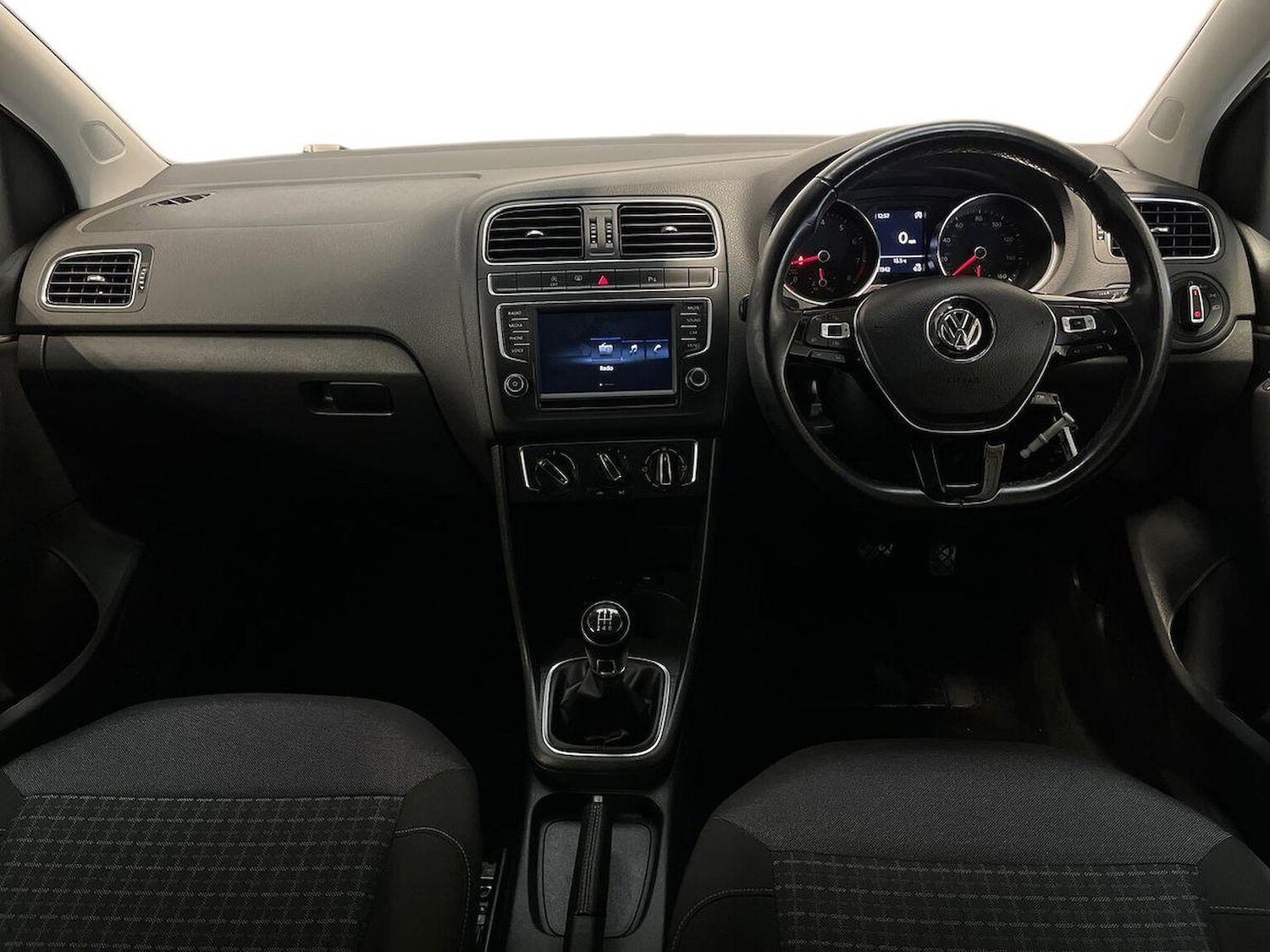 Used Volkswagen Polo 2017 for sale - 76450528: Photo 8