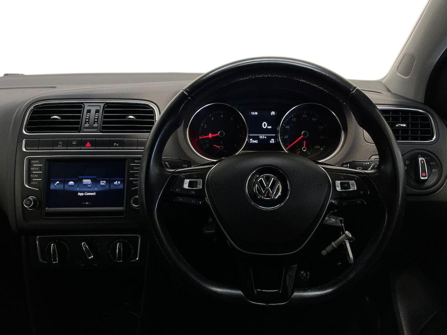 Used Volkswagen Polo 2017 for sale - 76450528: Photo 9