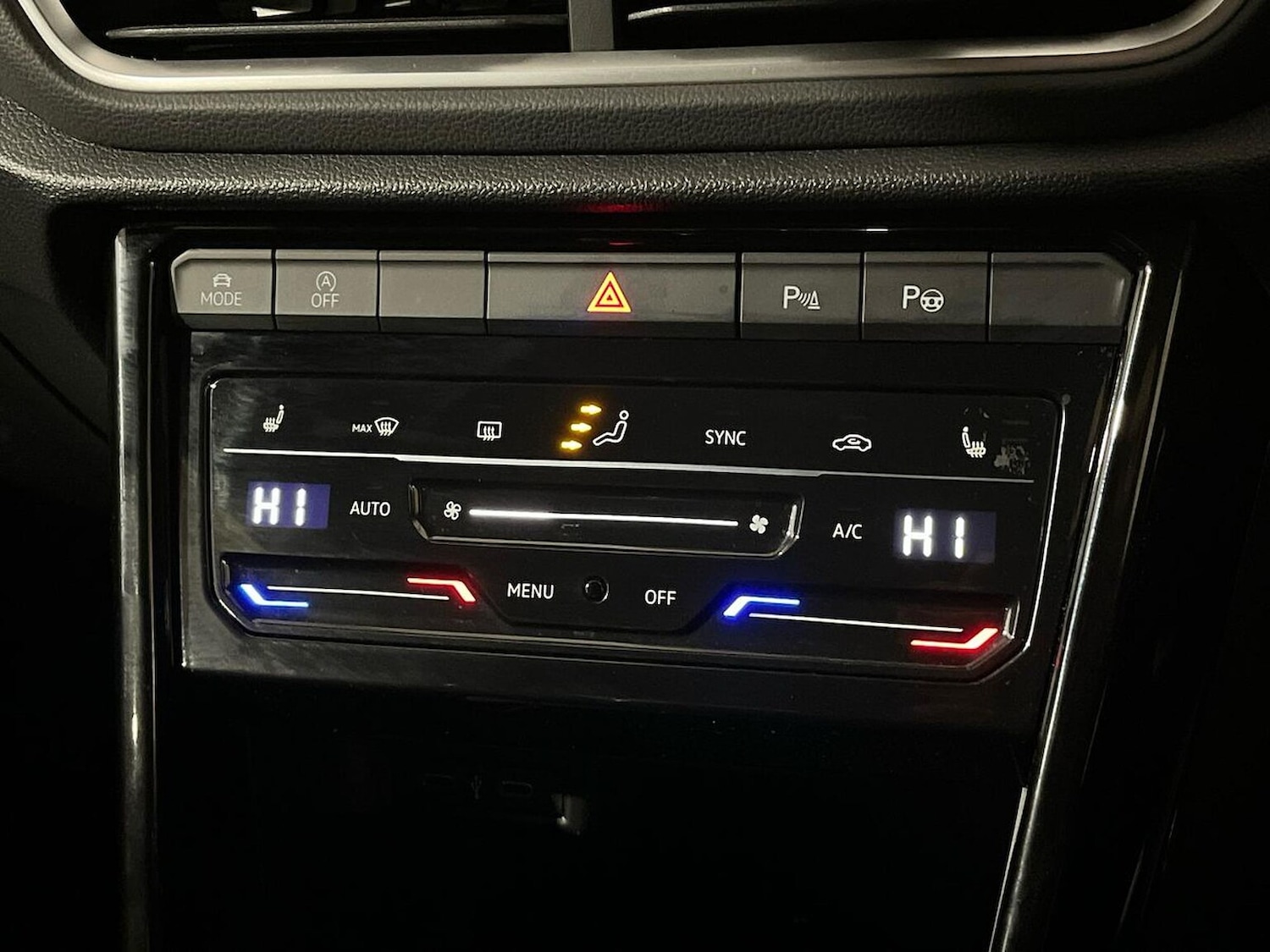 Used Volkswagen T-Roc 2023 for sale - 76706431: Photo 12