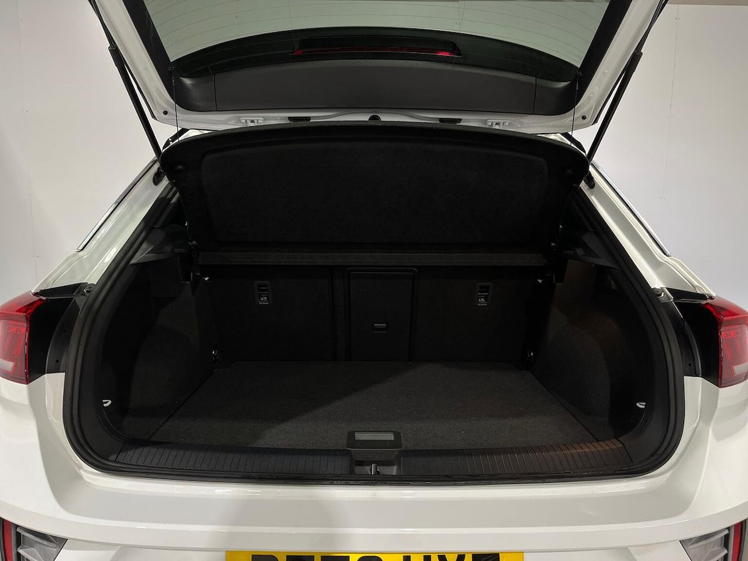 Used Volkswagen T-Roc 2023 for sale - 76706431: Photo 17