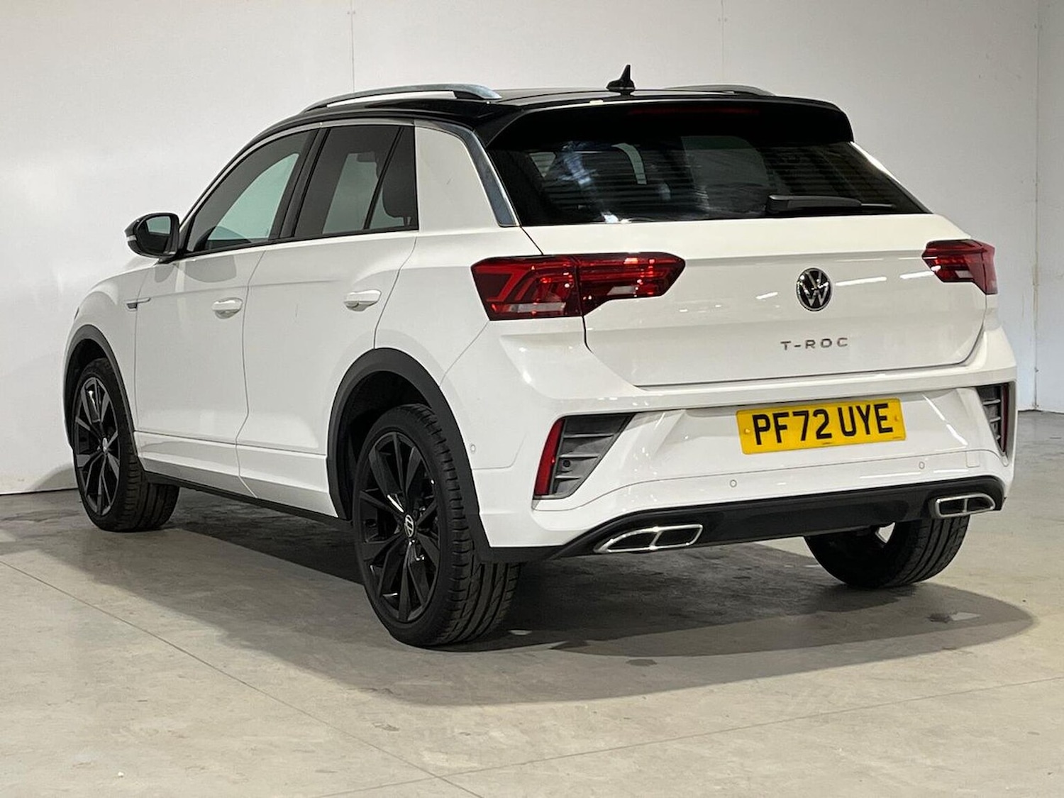 Used Volkswagen T-Roc 2023 for sale - 76706431: Photo 2