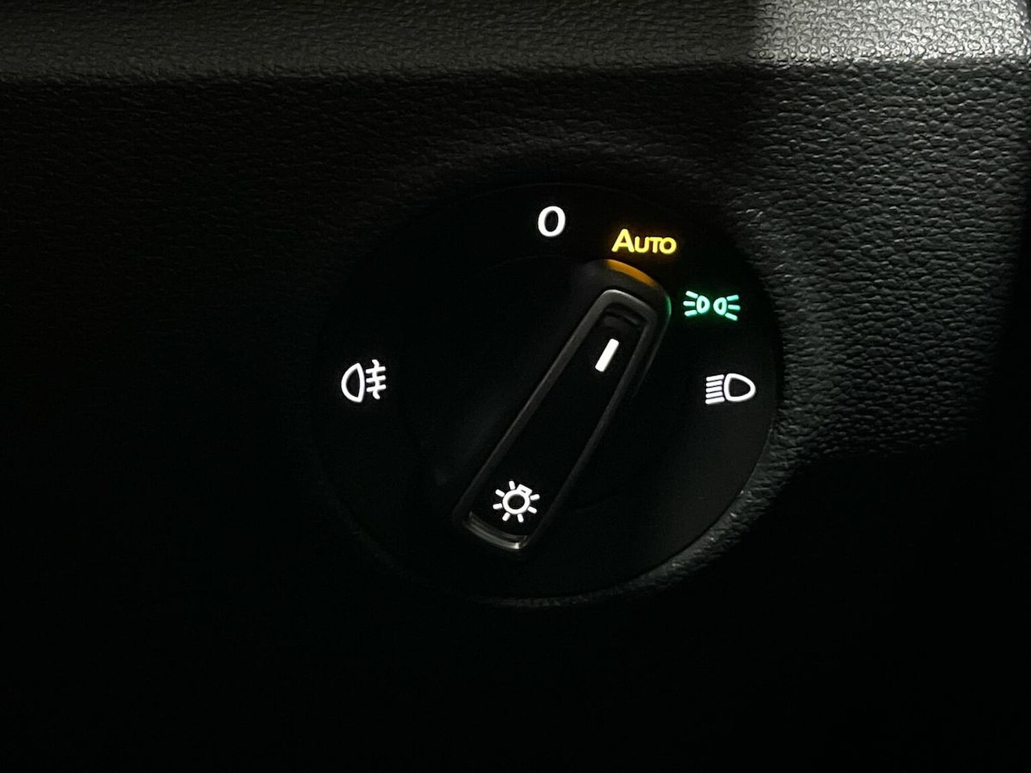 Used Volkswagen T-Roc 2023 for sale - 76706431: Photo 22