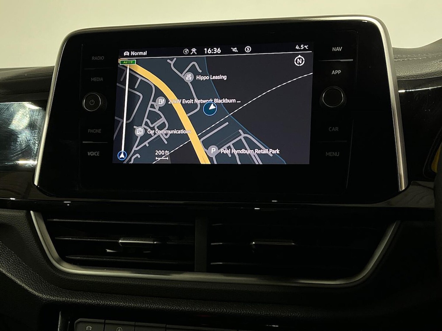 Used Volkswagen T-Roc 2023 for sale - 76706431: Photo 24