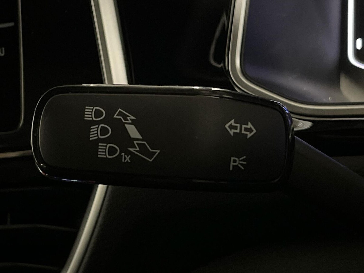 Used Volkswagen T-Roc 2023 for sale - 76706431: Photo 29