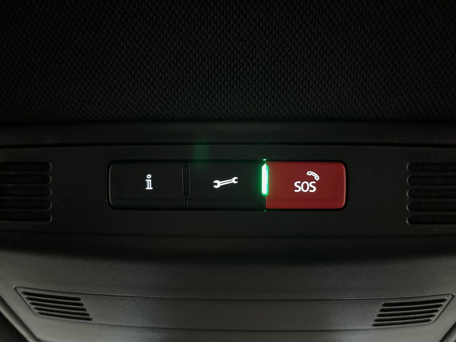 Used Volkswagen T-Roc 2023 for sale - 76706431: Photo 30