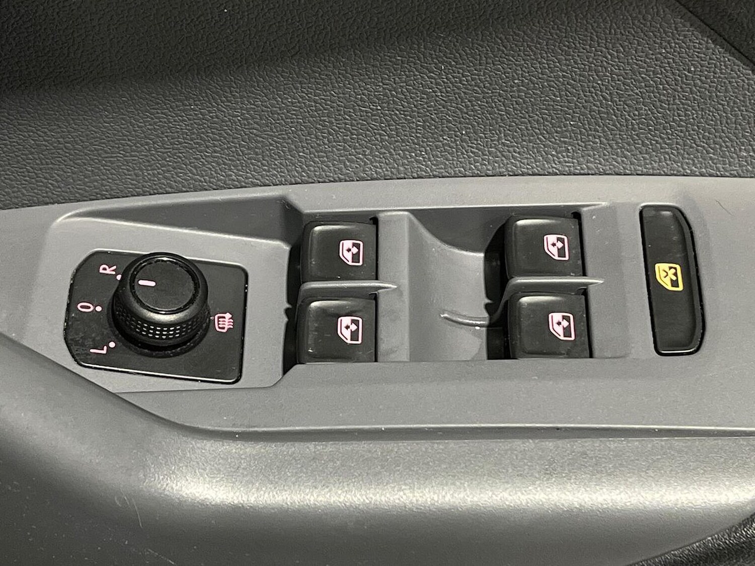 Used Volkswagen T-Cross 2021 for sale - 77946096: Photo 21