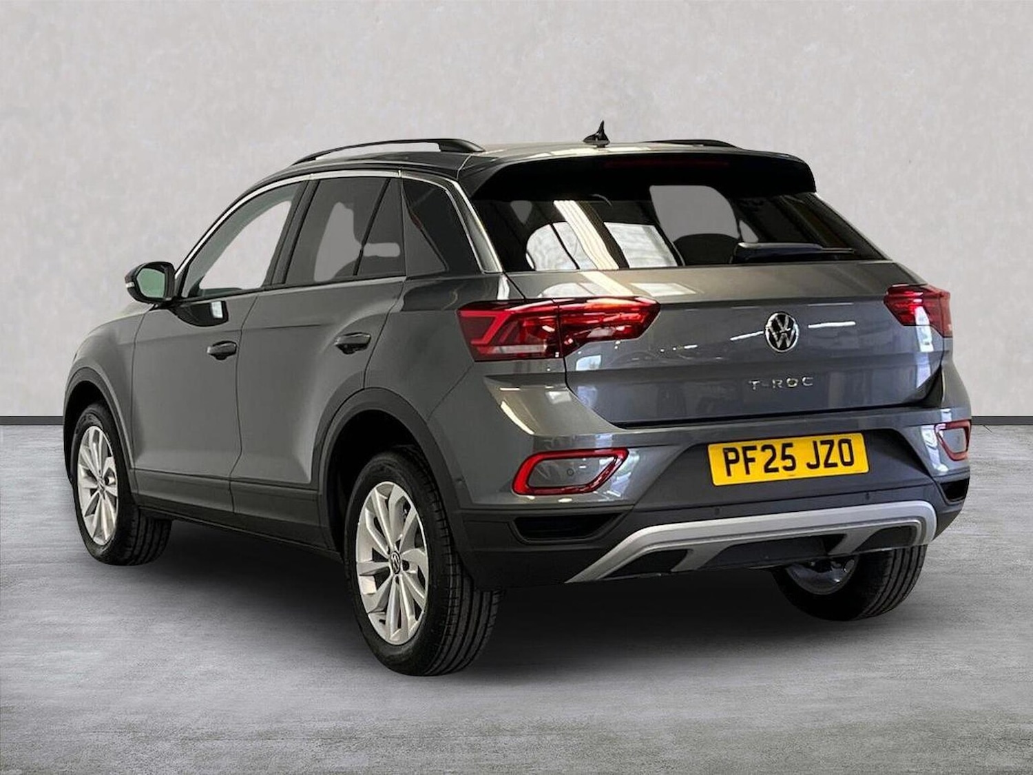 Used Volkswagen T-Roc 2025 for sale - 76885057: Photo 2