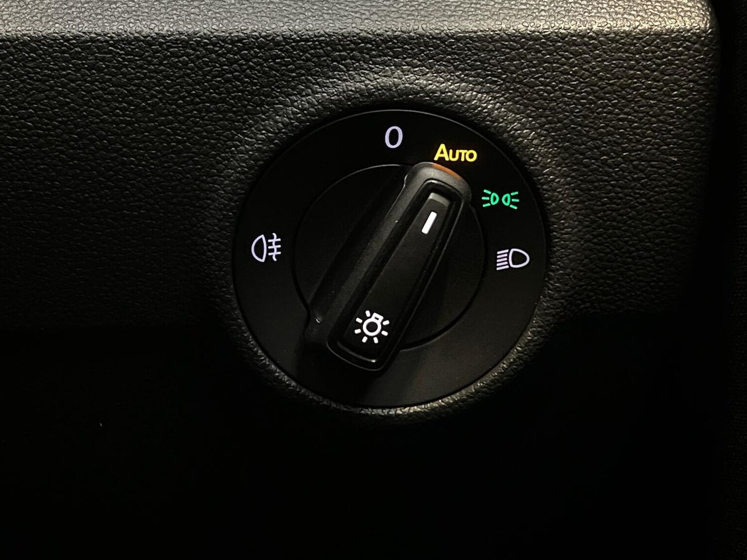 Used Volkswagen T-Roc 2025 for sale - 76885057: Photo 22