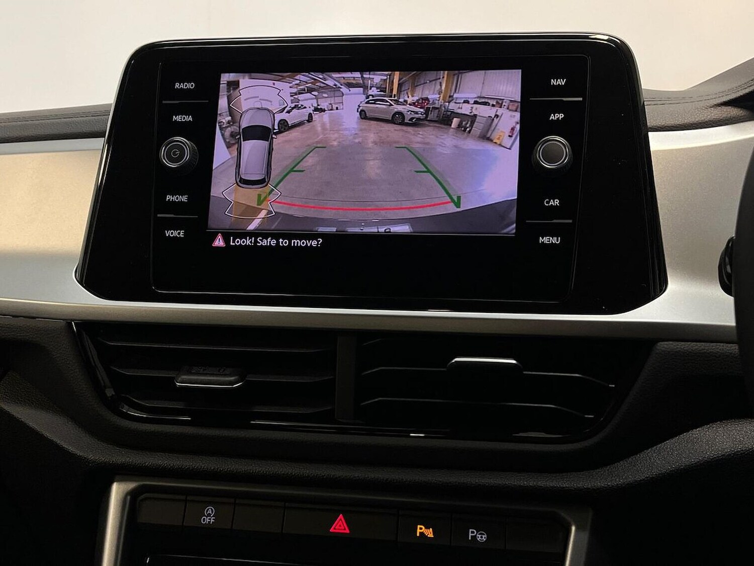 Used Volkswagen T-Roc 2025 for sale - 76885057: Photo 23