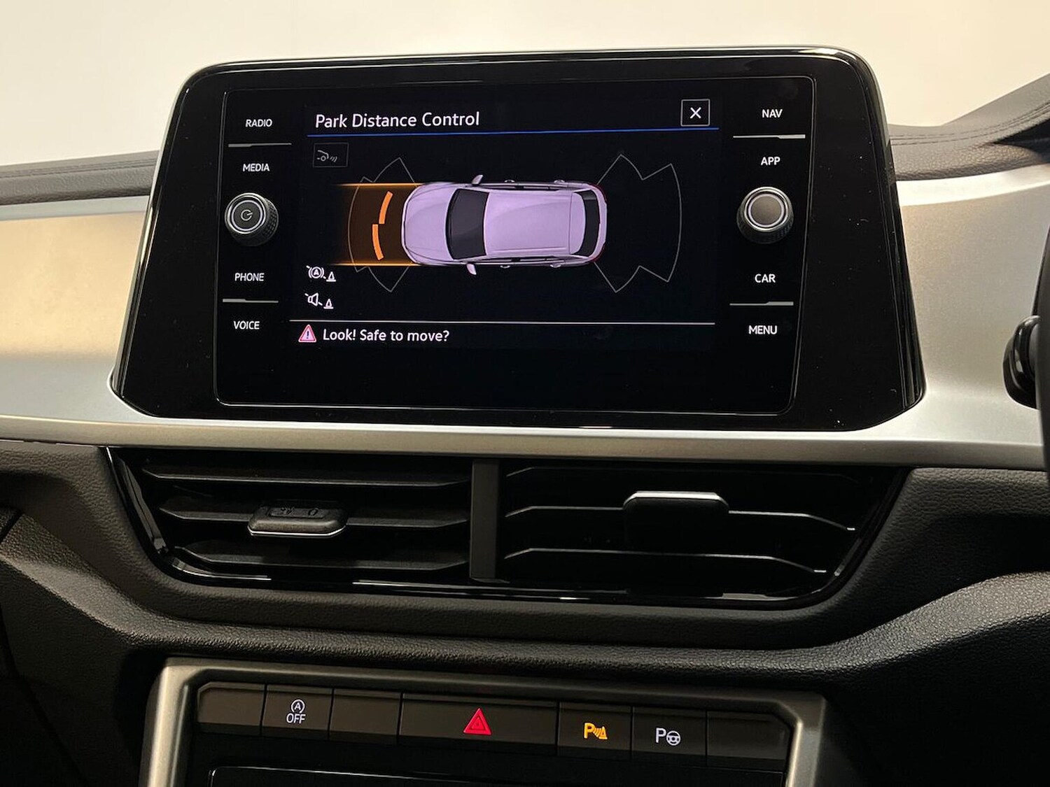 Used Volkswagen T-Roc 2025 for sale - 76885057: Photo 24