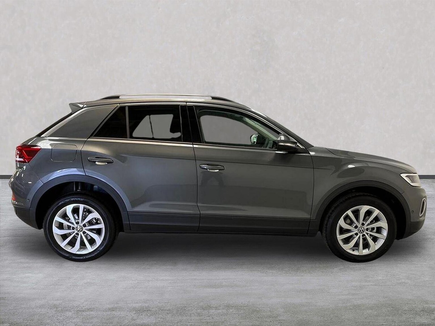 Used Volkswagen T-Roc 2025 for sale - 76885057: Photo 3
