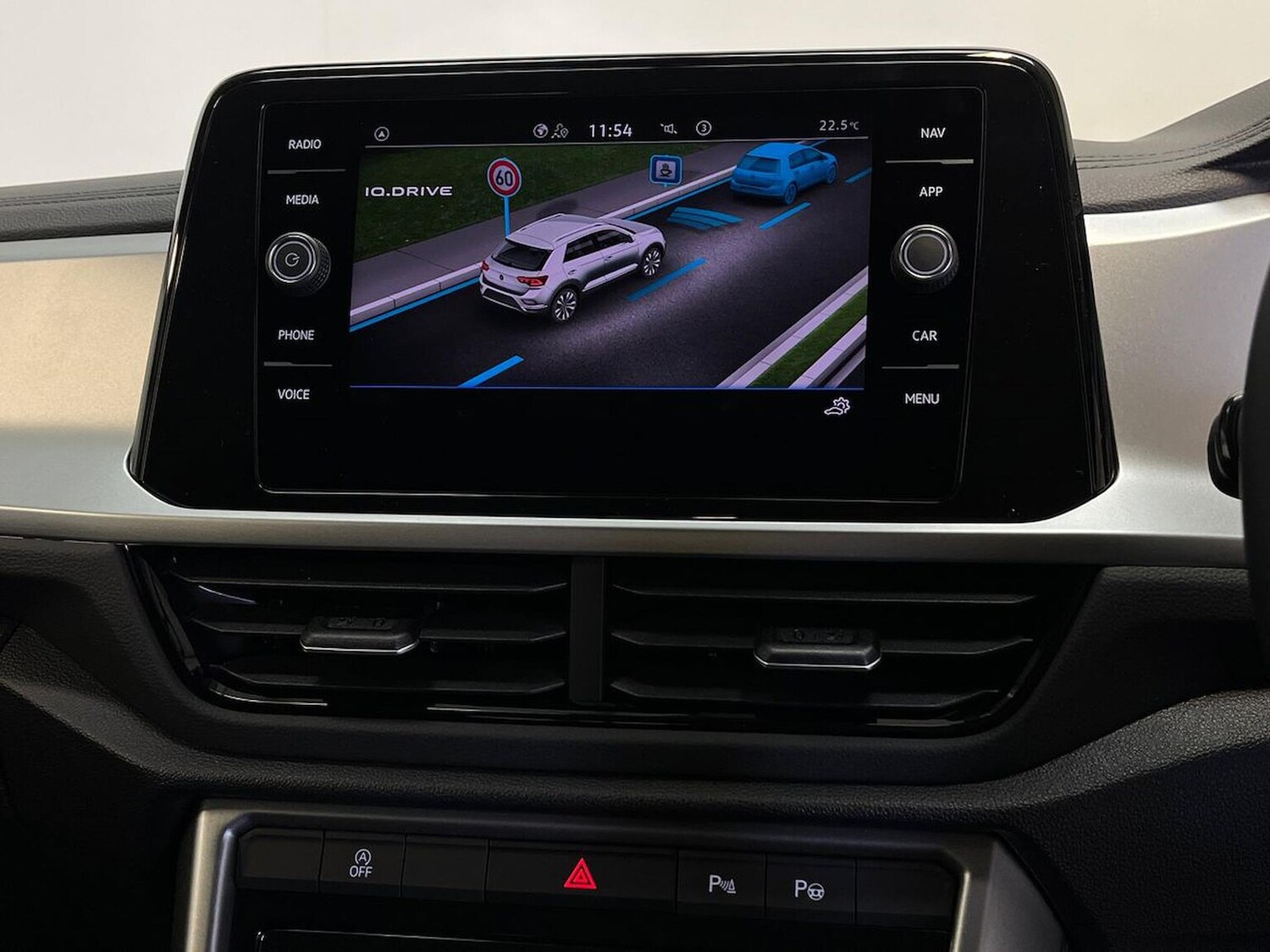 Used Volkswagen T-Roc 2025 for sale - 76885057: Photo 32