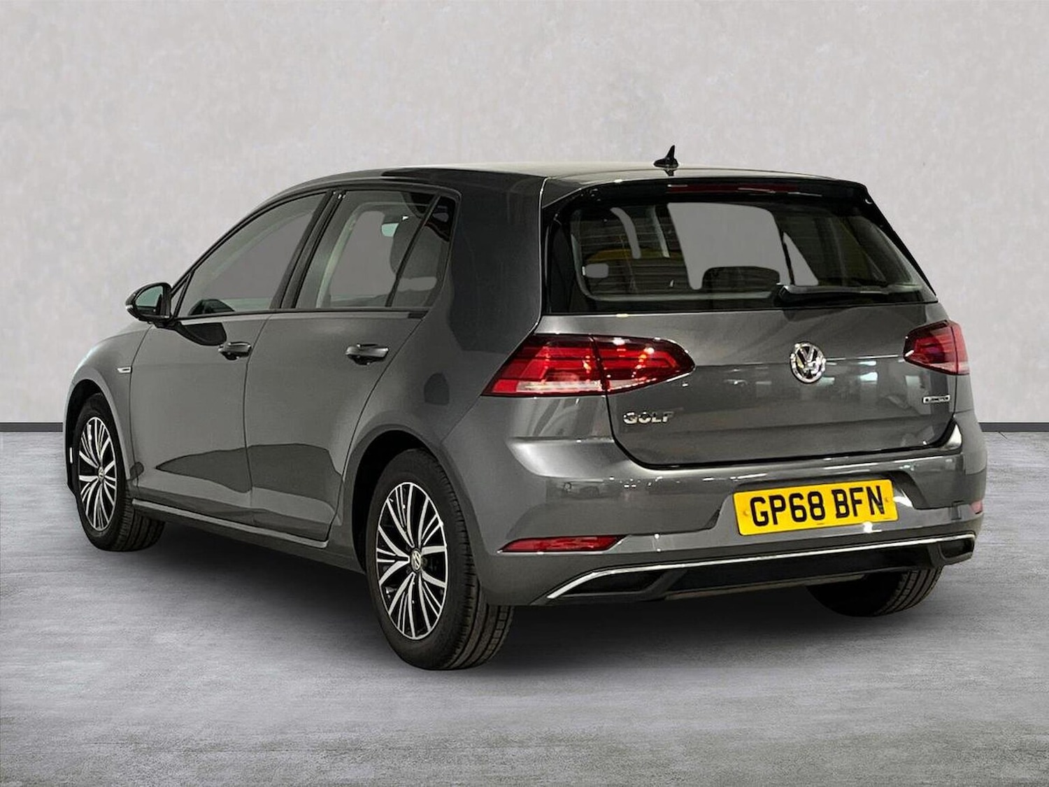 Used Volkswagen Golf 2019 for sale - 77595506: Photo 2