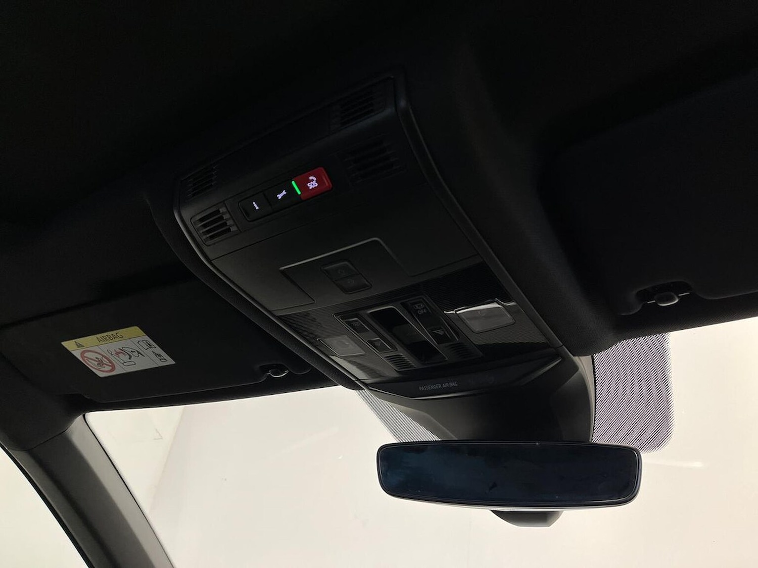 Used Volkswagen T-Roc 2025 for sale - 76407386: Photo 14