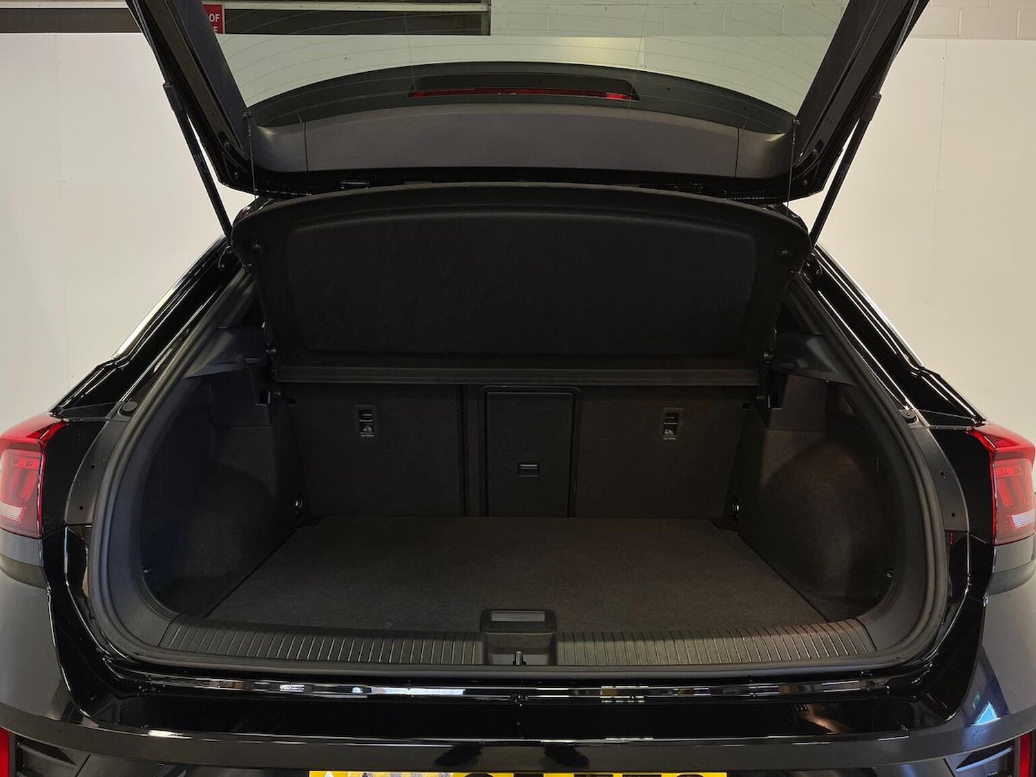 Used Volkswagen T-Roc 2025 for sale - 76407386: Photo 17