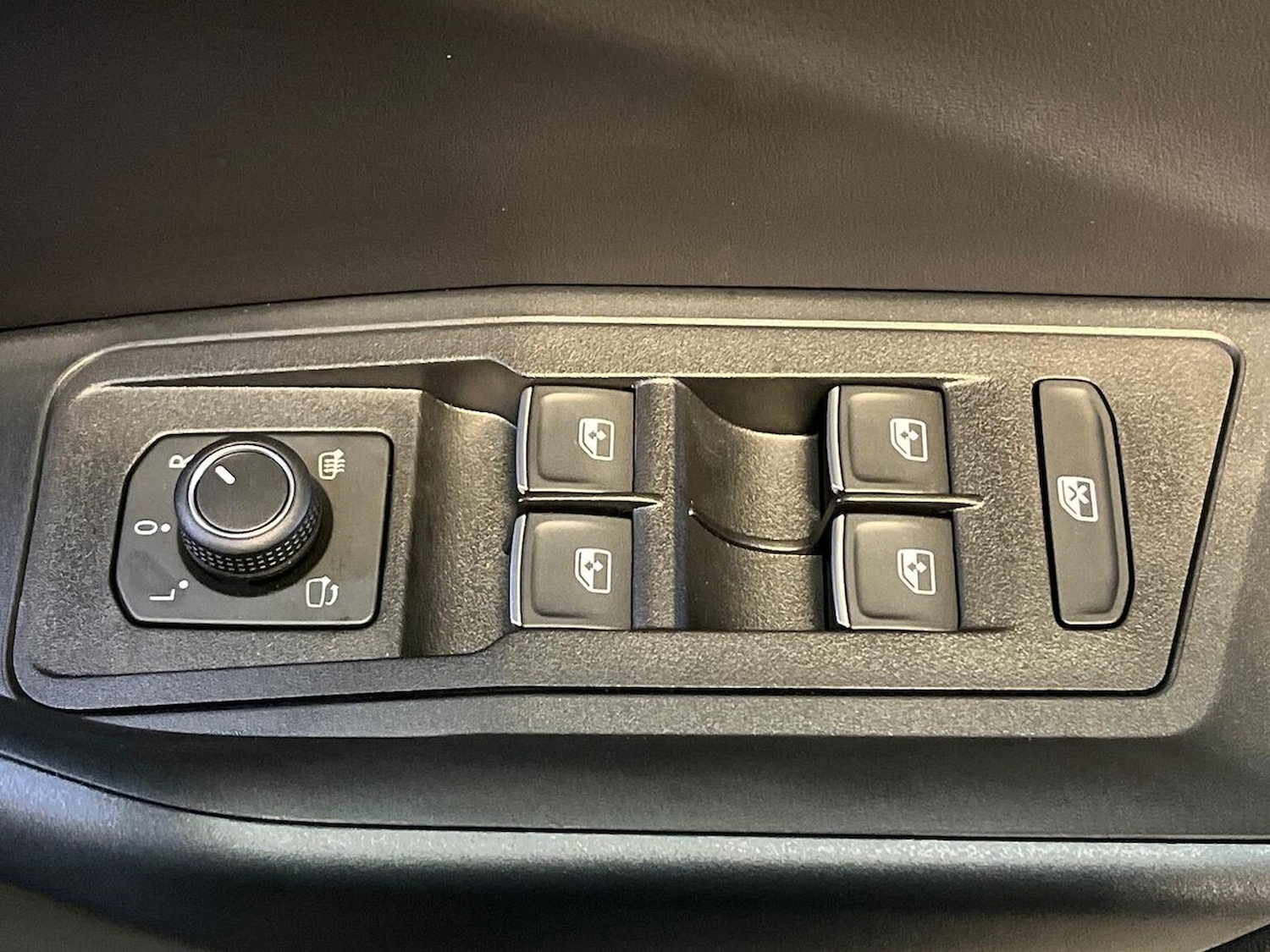 Used Volkswagen T-Roc 2025 for sale - 76407386: Photo 21