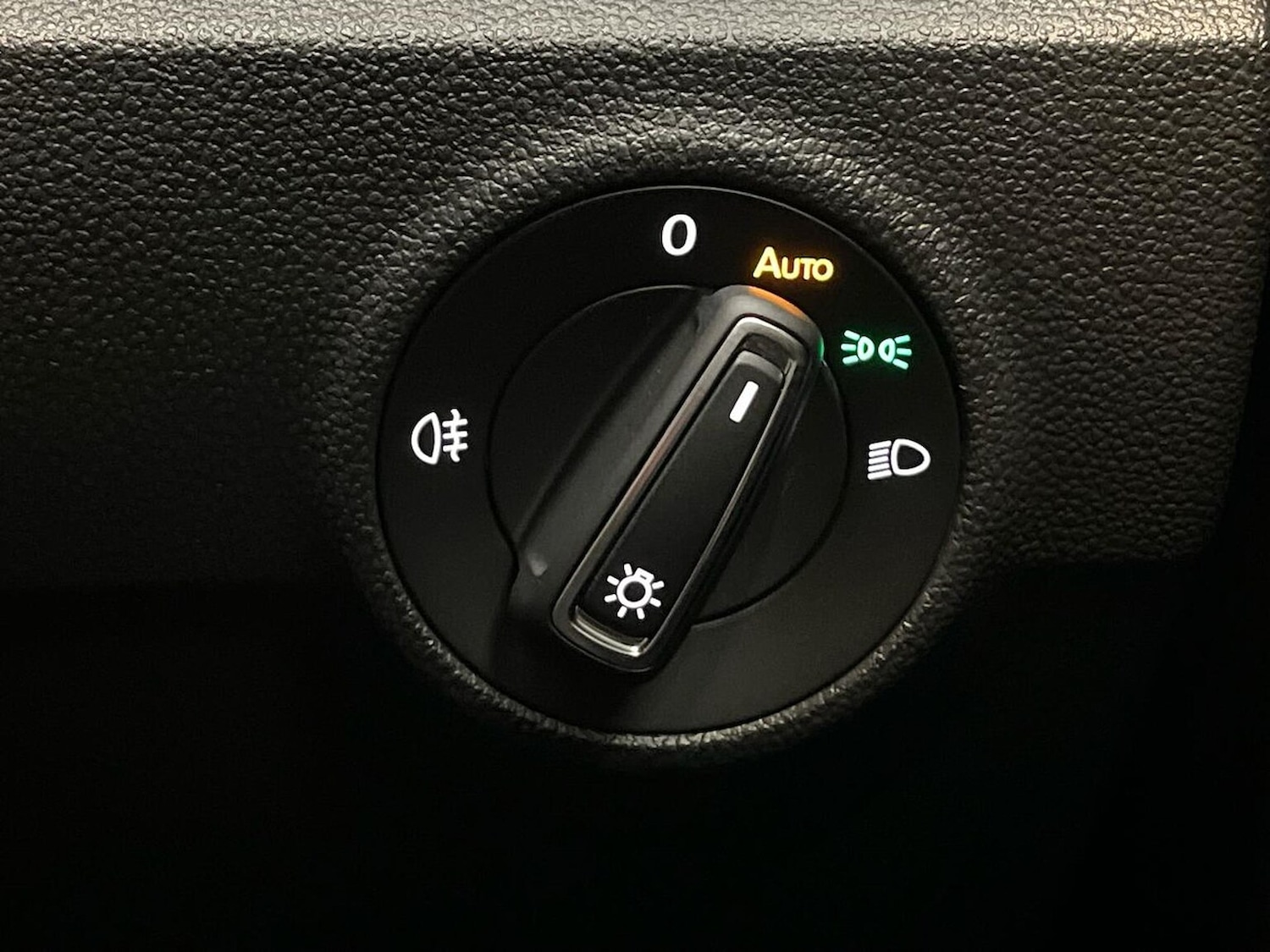 Used Volkswagen T-Roc 2025 for sale - 76407386: Photo 22