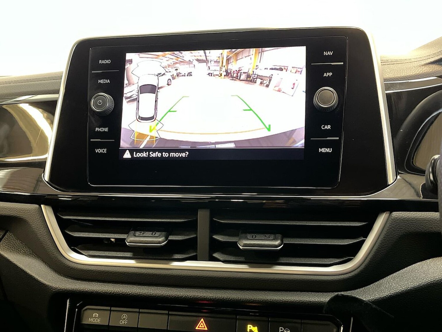 Used Volkswagen T-Roc 2025 for sale - 76407386: Photo 23