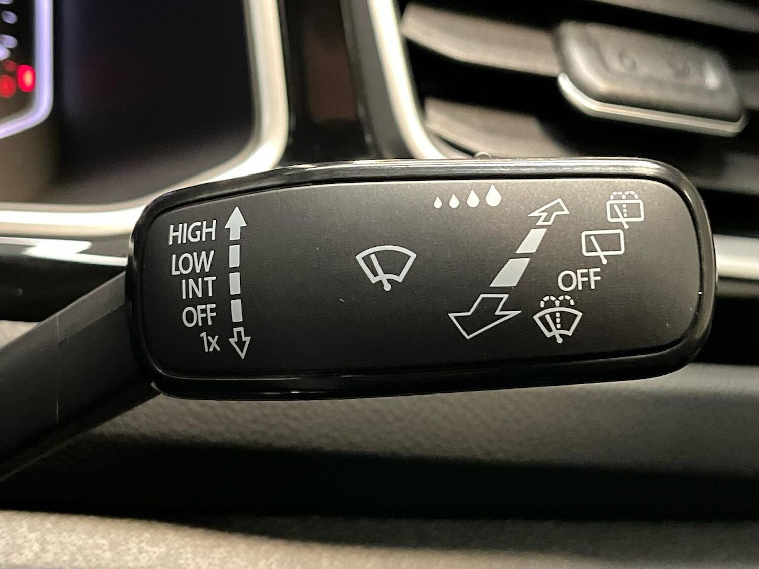 Used Volkswagen T-Roc 2025 for sale - 76407386: Photo 28