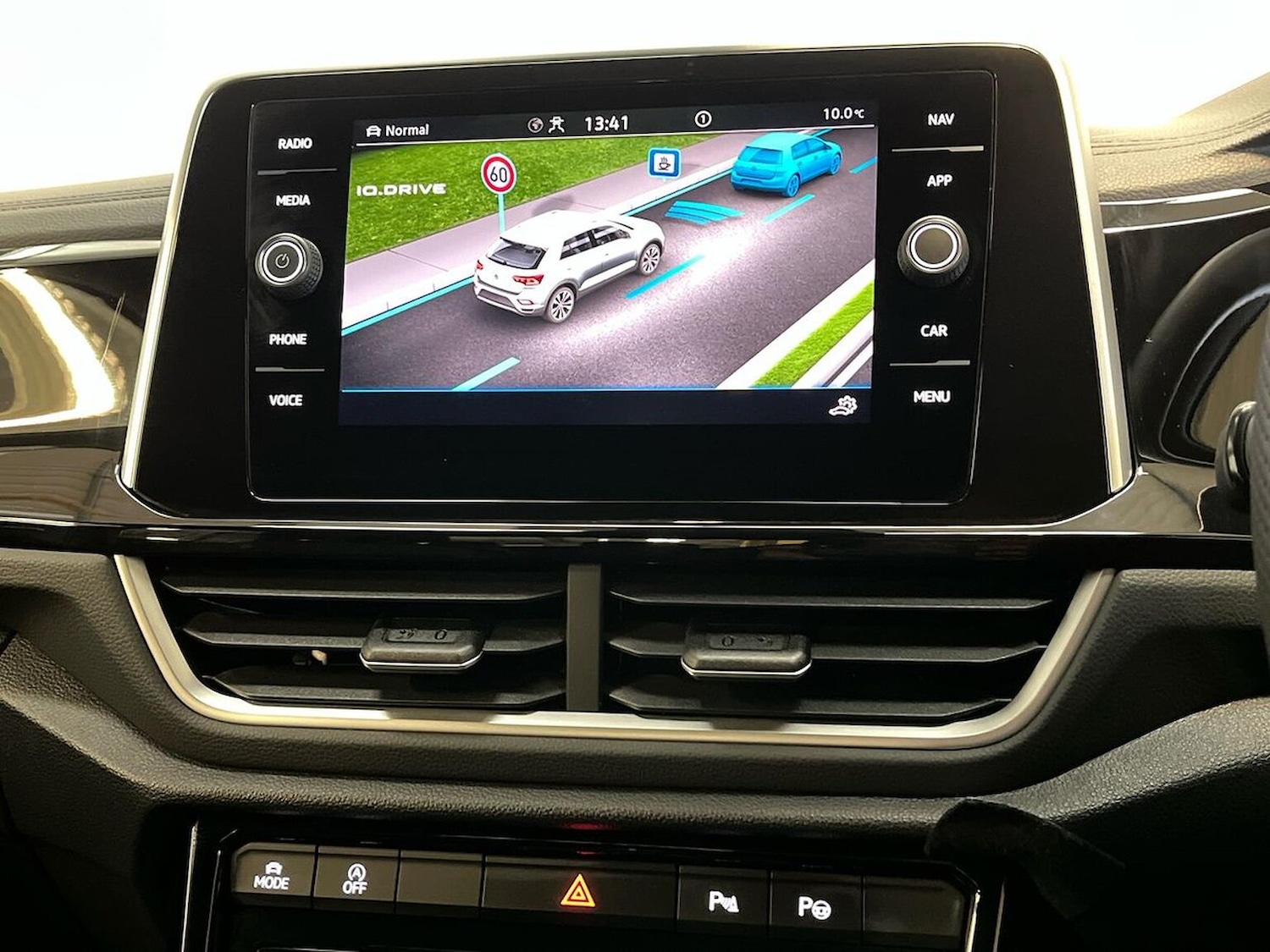 Used Volkswagen T-Roc 2025 for sale - 76407386: Photo 31