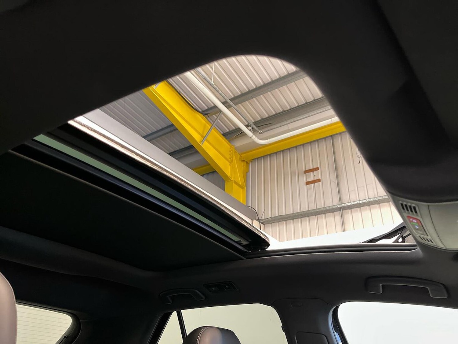 Used Volkswagen T-Roc 2025 for sale - 76407386: Photo 32