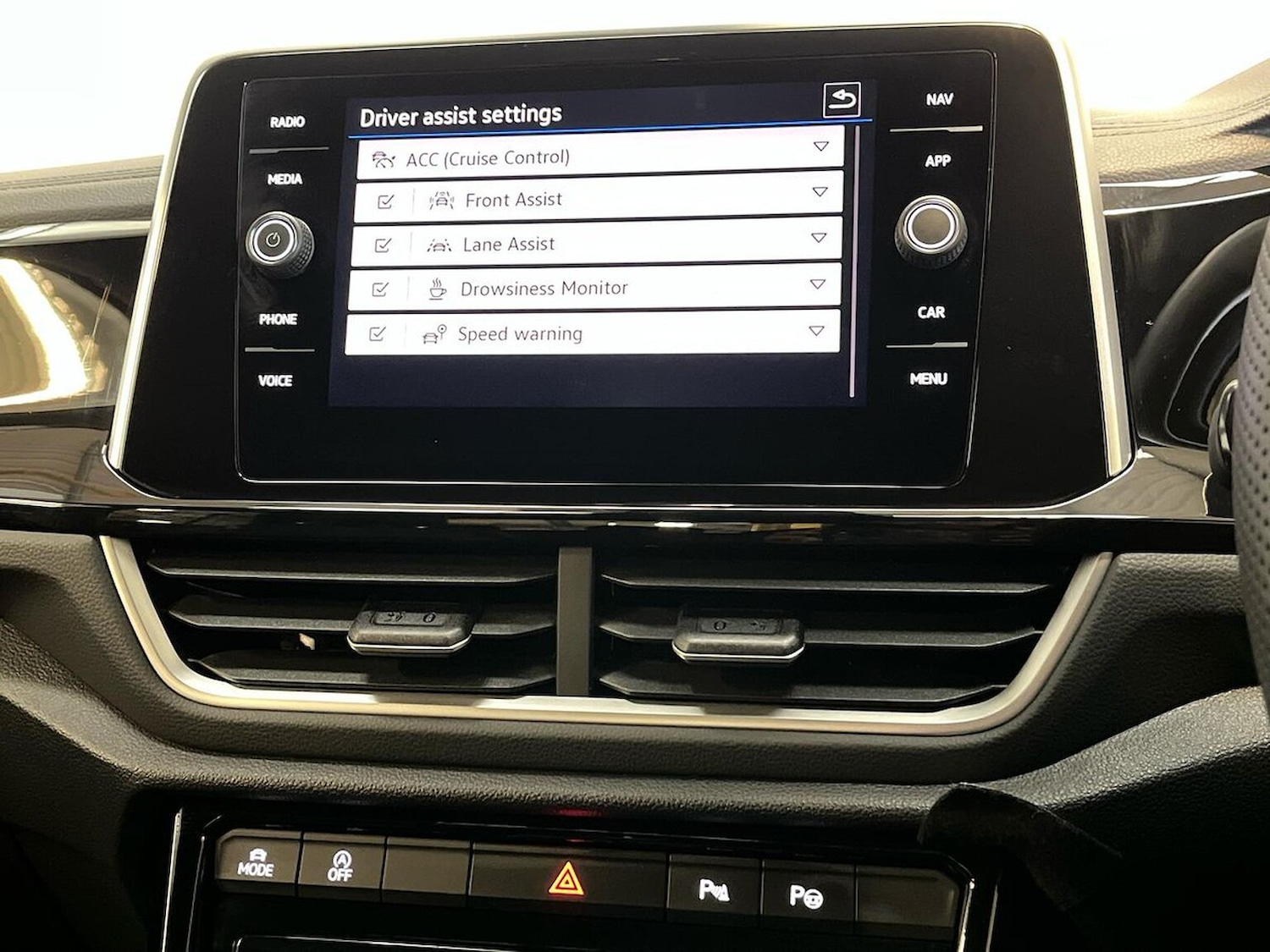 Used Volkswagen T-Roc 2025 for sale - 76407386: Photo 37