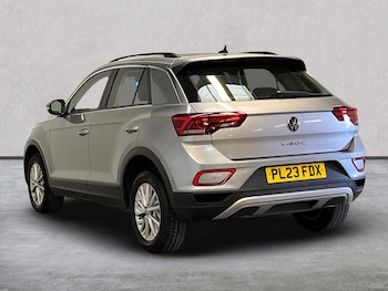 Used Volkswagen T-Roc 2023 for sale - 76077759: Photo