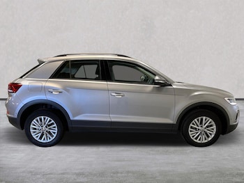 Used Volkswagen T-Roc 2023 for sale - 76077759: Photo