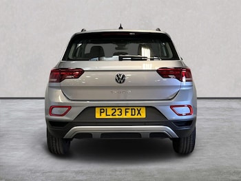 Used Volkswagen T-Roc 2023 for sale - 76077759: Photo