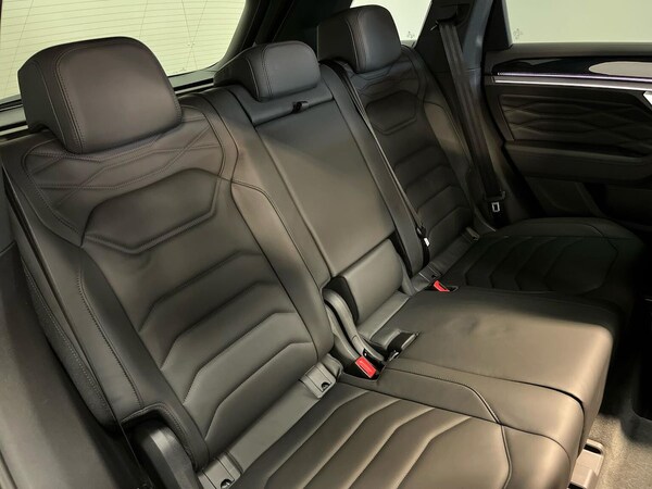 Used Volkswagen Touareg 2024 for sale - 75650320: Photo 16