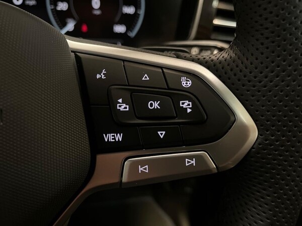Used Volkswagen Touareg 2024 for sale - 75650320: Photo 26