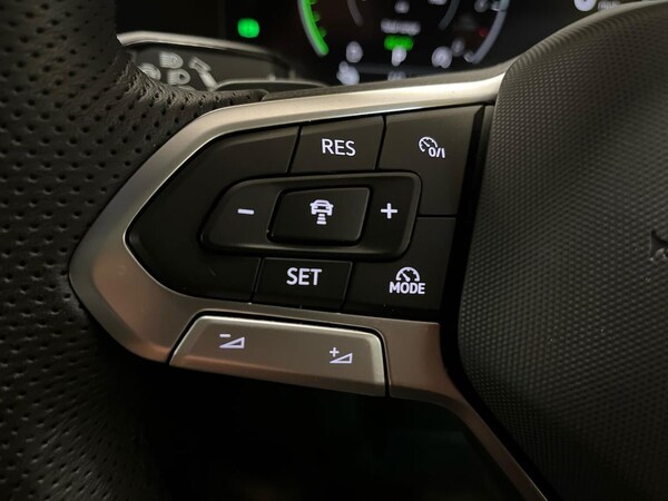 Used Volkswagen Touareg 2024 for sale - 75650320: Photo 27