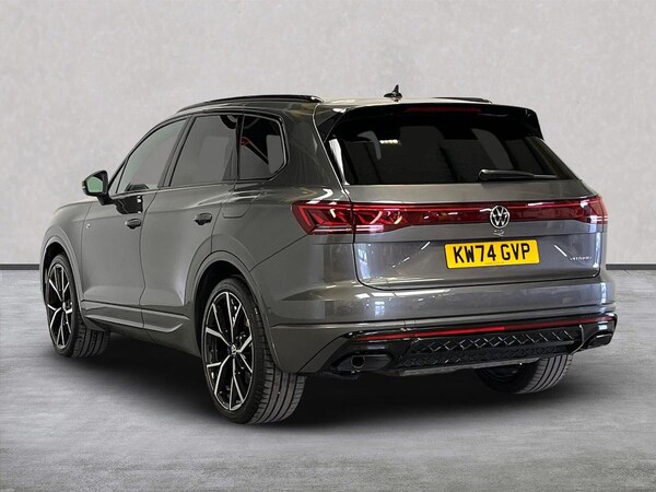 Used Volkswagen Touareg 2024 for sale - 75650320: Photo 2