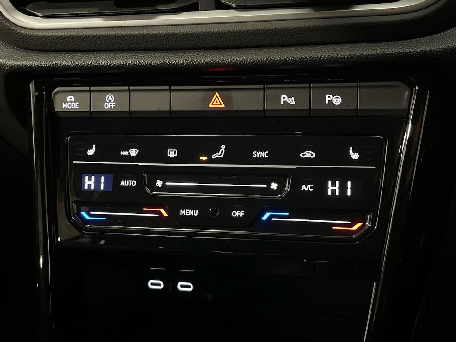 Used Volkswagen T-Roc 2025 for sale - 77056885: Photo 14