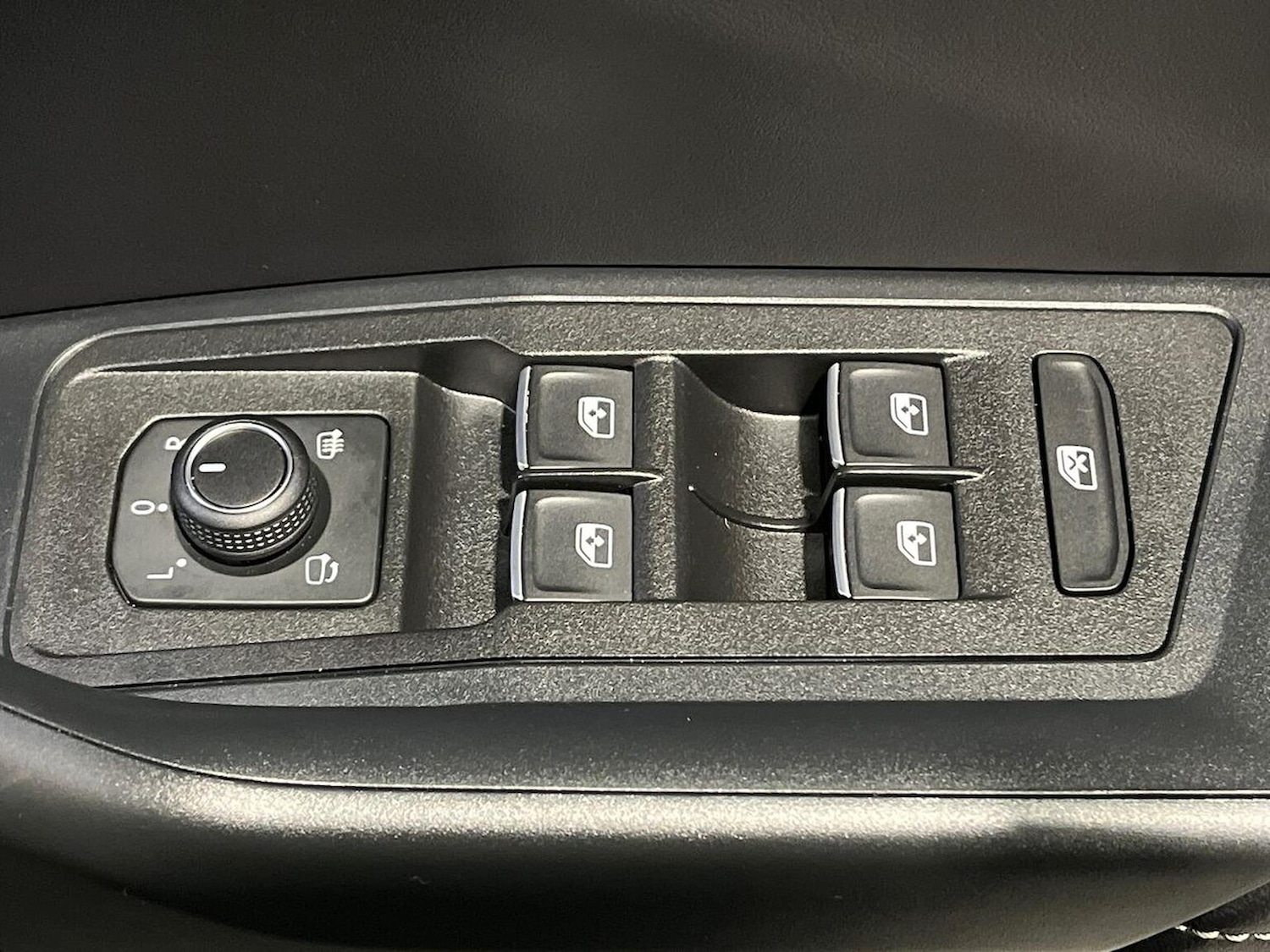 Used Volkswagen T-Roc 2025 for sale - 77056885: Photo 23