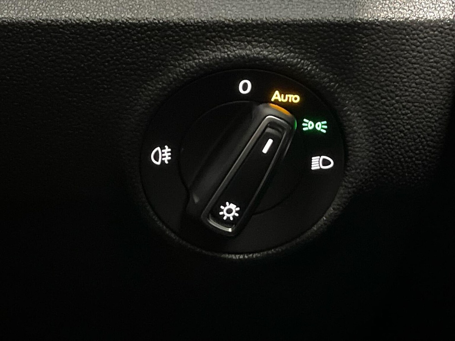 Used Volkswagen T-Roc 2025 for sale - 77056885: Photo 24