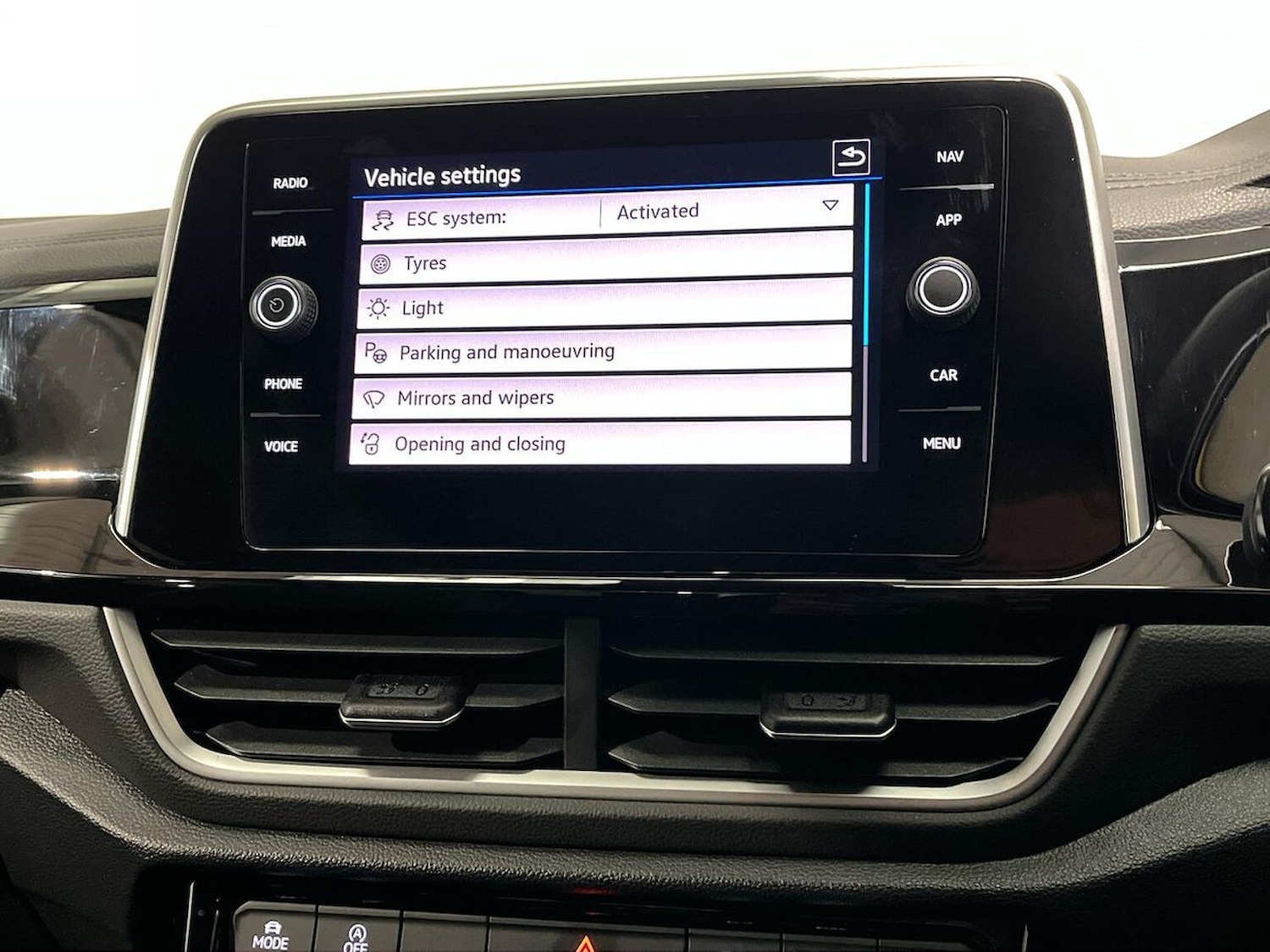 Used Volkswagen T-Roc 2025 for sale - 77056885: Photo 40