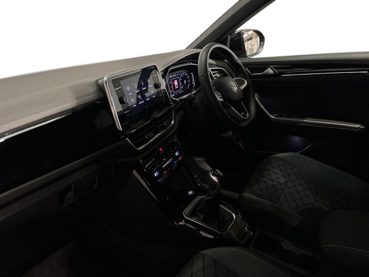 Used Volkswagen T-Roc 2025 for sale - 77056885: Photo 9