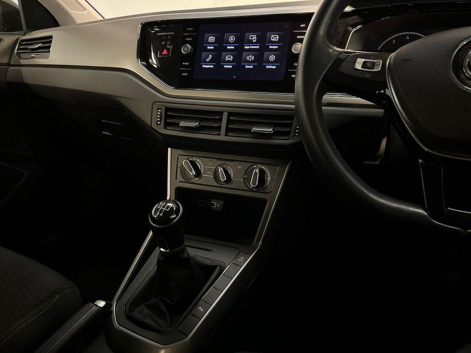 Used Volkswagen Polo 2018 for sale - 76300740: Photo 13