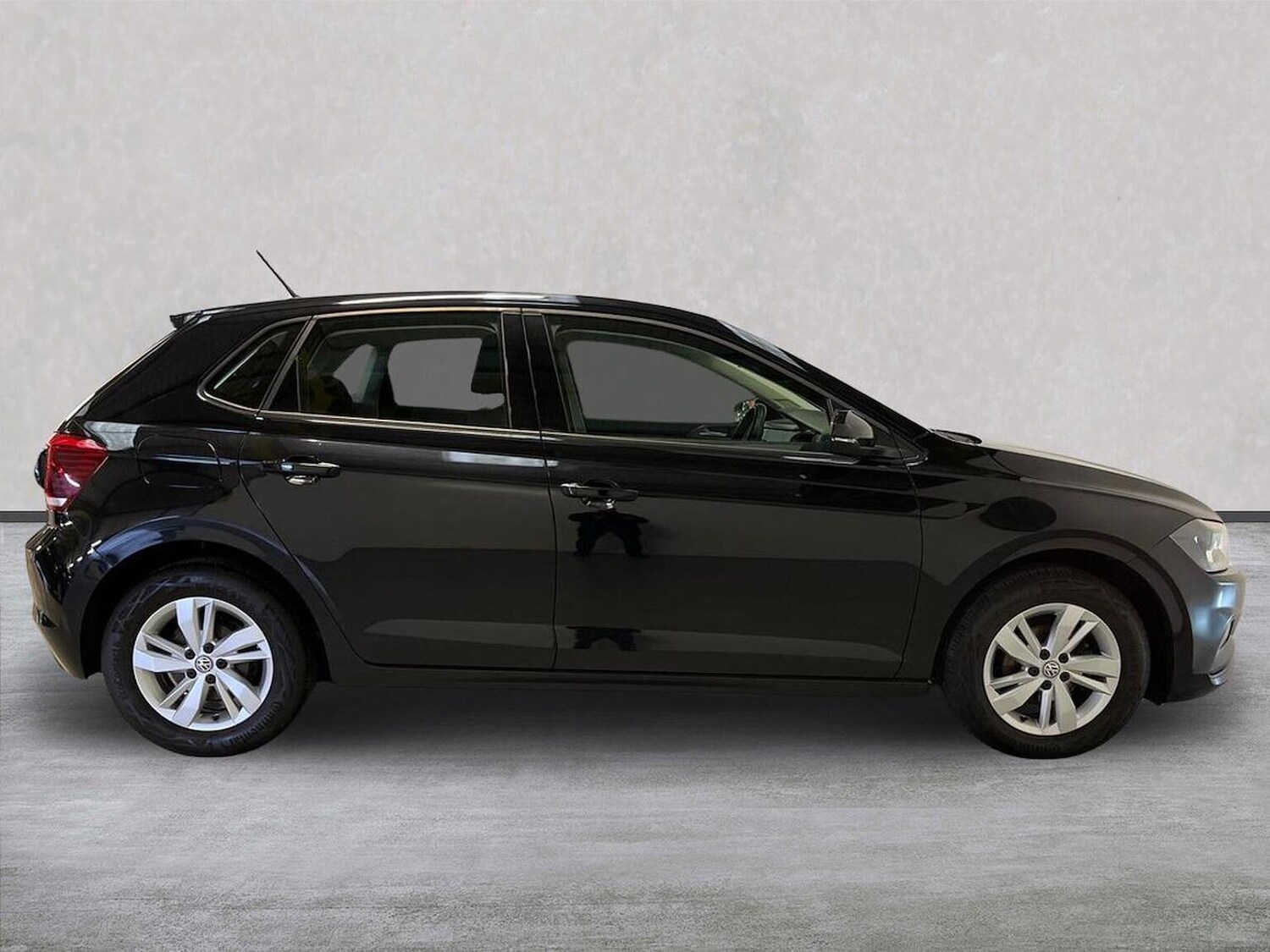 Used Volkswagen Polo 2018 for sale - 76300740: Photo 3