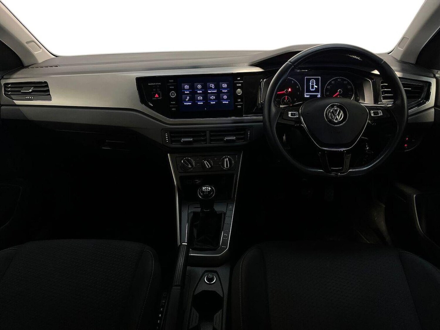 Used Volkswagen Polo 2018 for sale - 76300740: Photo 8