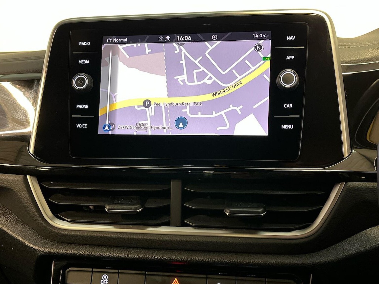 Used Volkswagen T-Roc 2022 for sale - 76418215: Photo 24