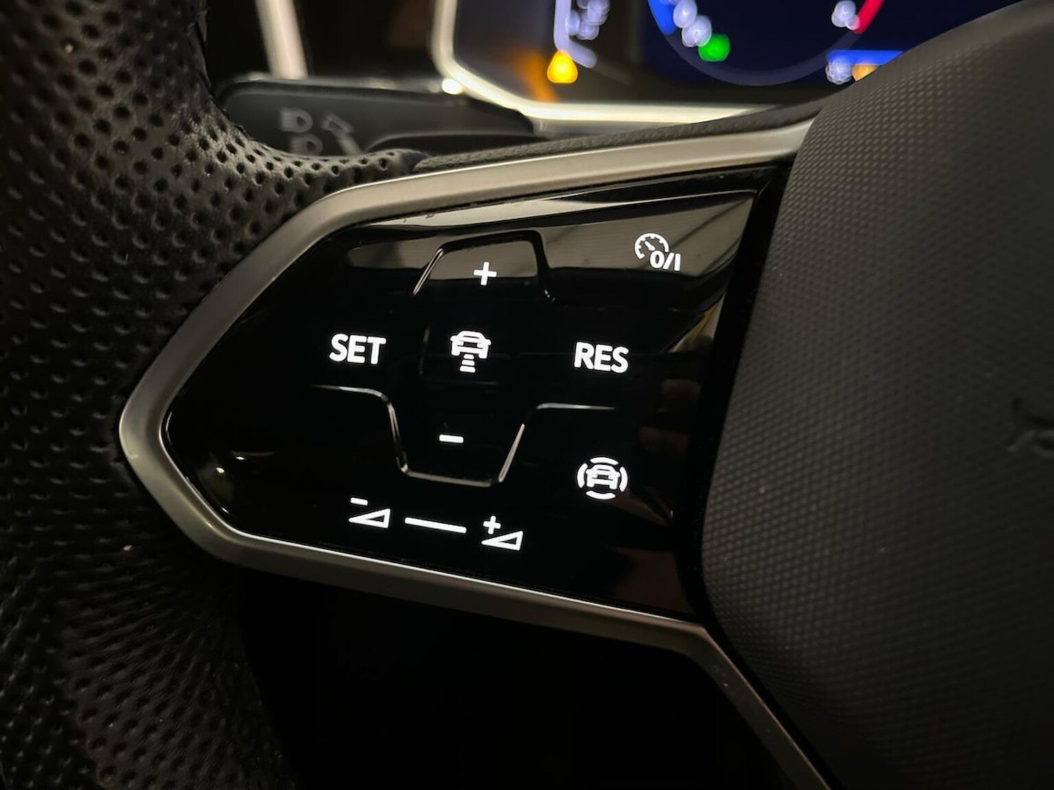 Used Volkswagen T-Roc 2022 for sale - 76418215: Photo 27