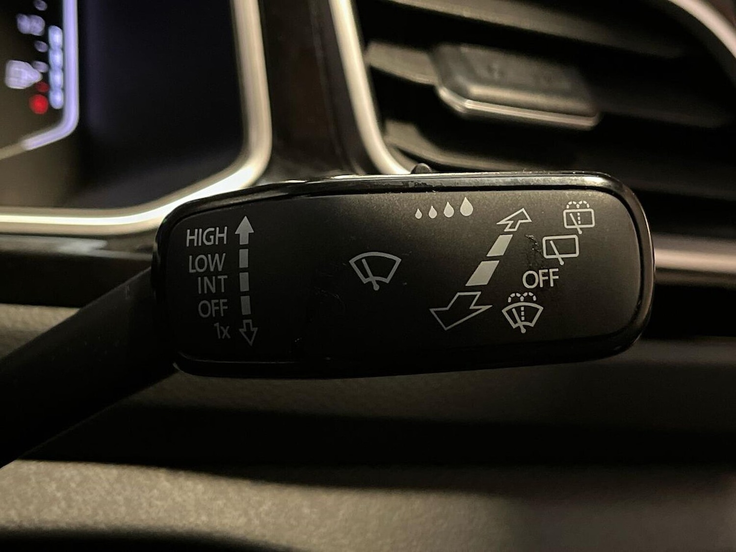 Used Volkswagen T-Roc 2022 for sale - 76418215: Photo 28