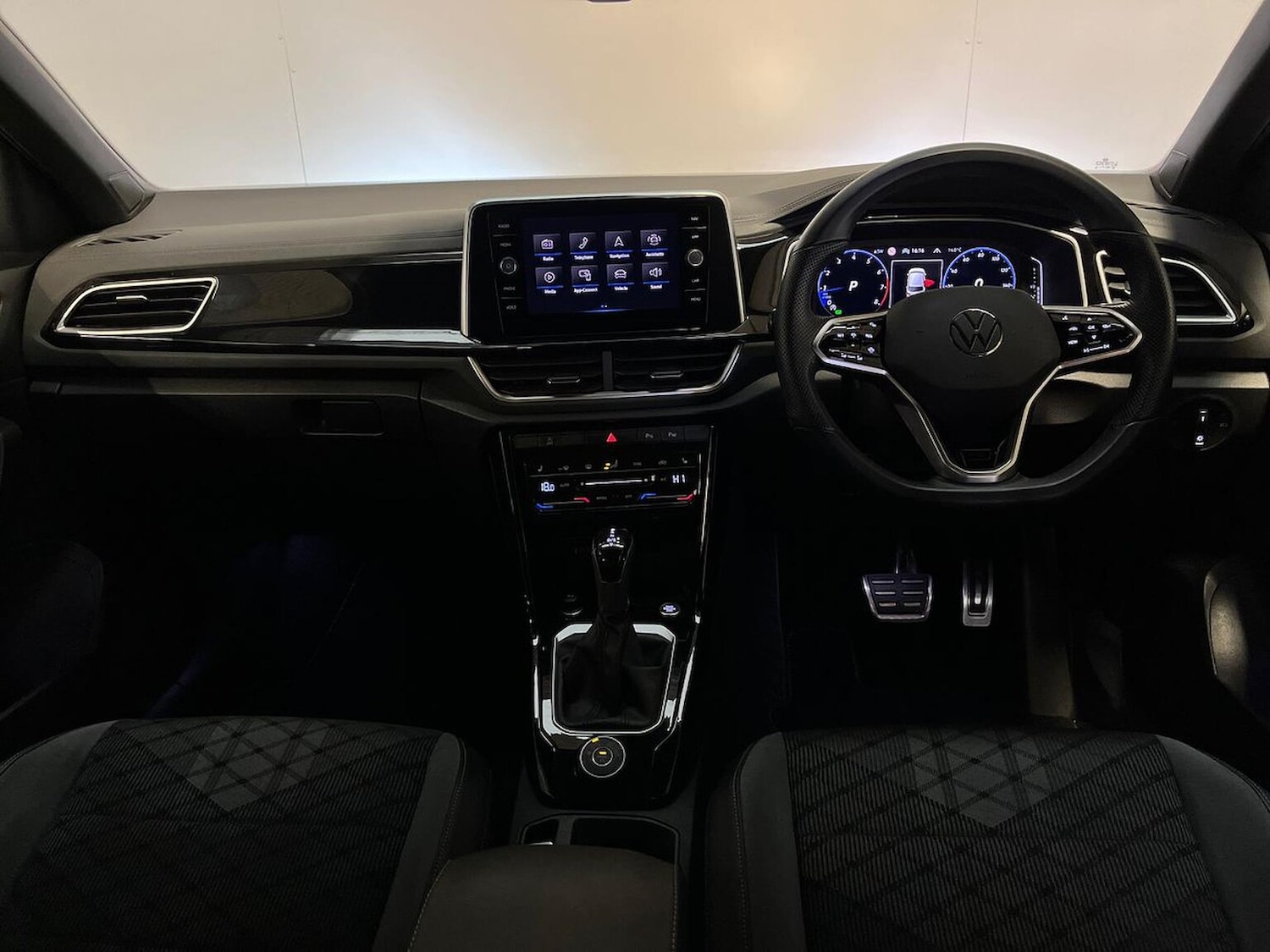 Used Volkswagen T-Roc 2022 for sale - 76418215: Photo 8