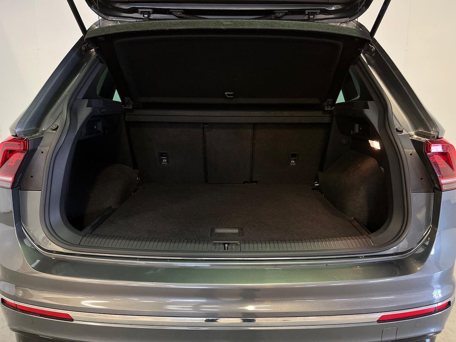 Used Volkswagen Tiguan 2018 for sale - 76403446: Photo 17