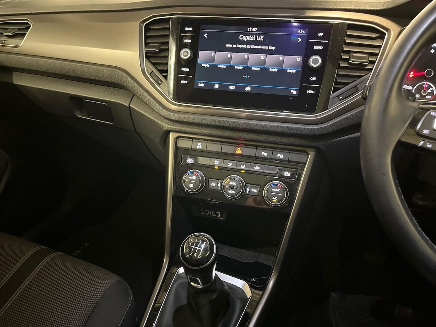 Used Volkswagen T-Roc 2018 for sale - 76637743: Photo 13